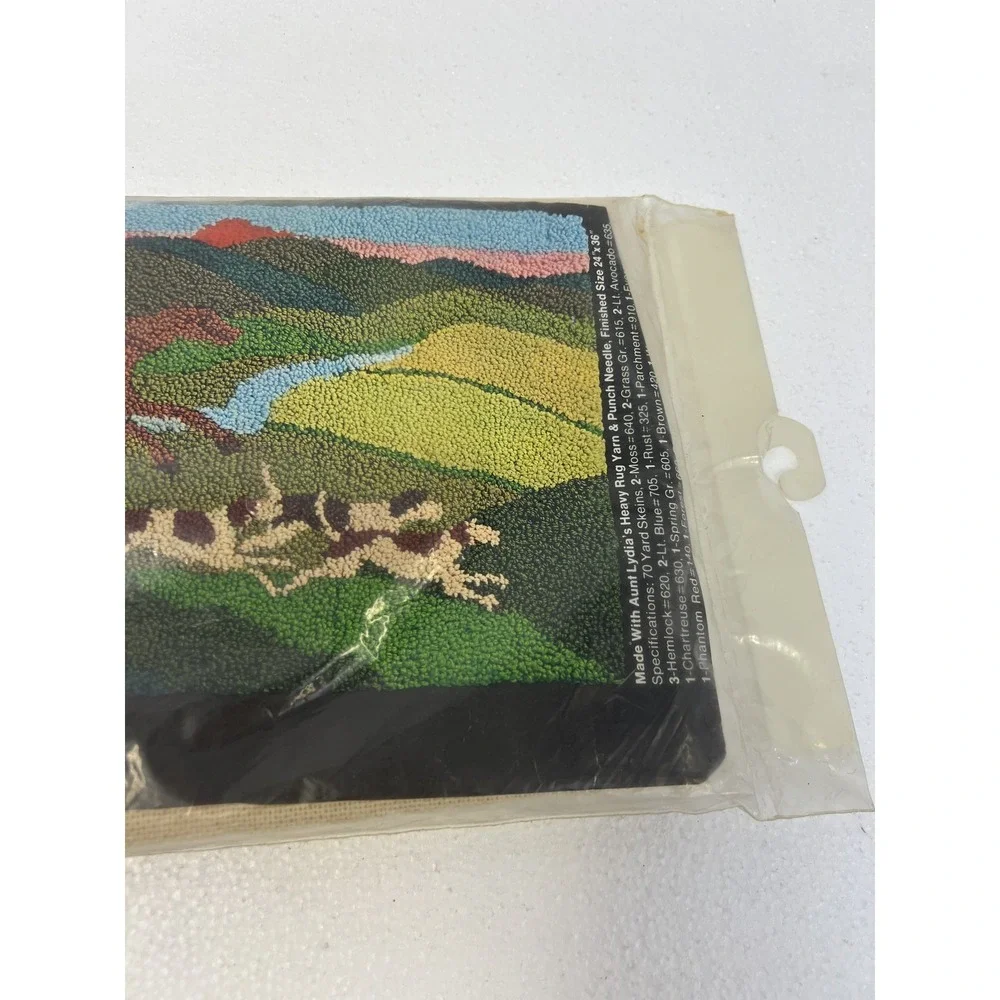 Aunt Lydia's Vintage Primitive Hand Hooking Kit Hunting Dog Hunt Rug Pattern